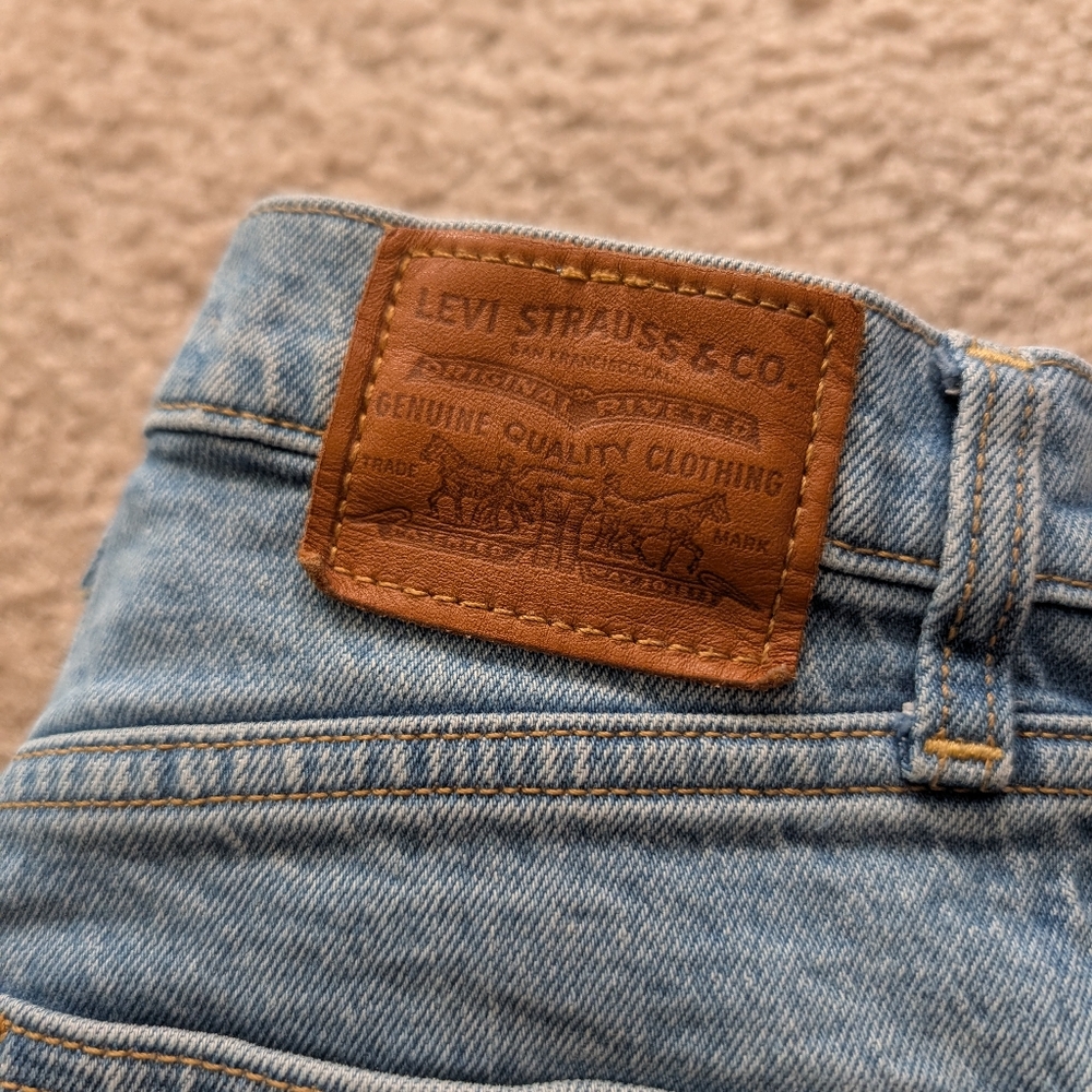 Levi's Ribcage Straight - Picture 5 of 10